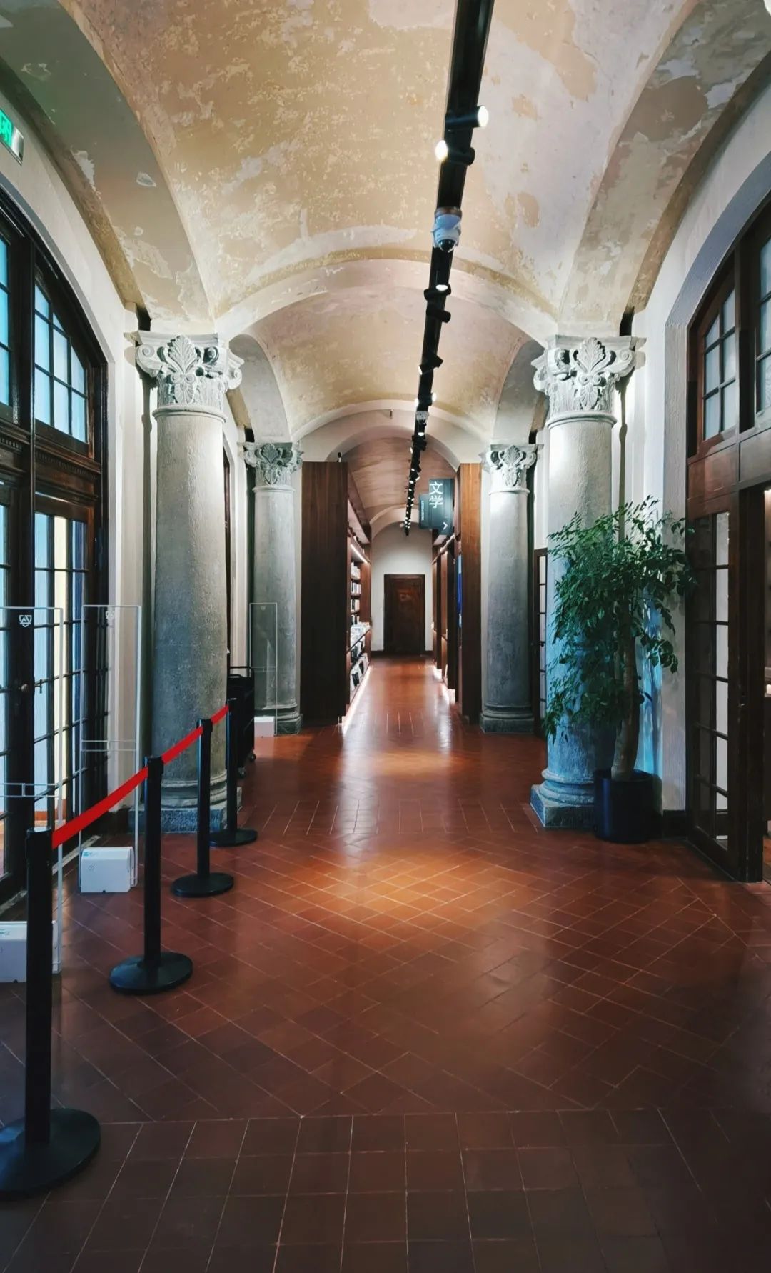 灏忓竷鎽勫奖鍥㈤槦,灏忓竷鎽勫奖