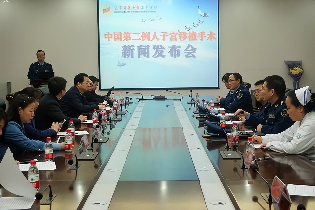 2015年，西安43岁母亲把子宫移植给女儿，4年后，诞下一健康男婴