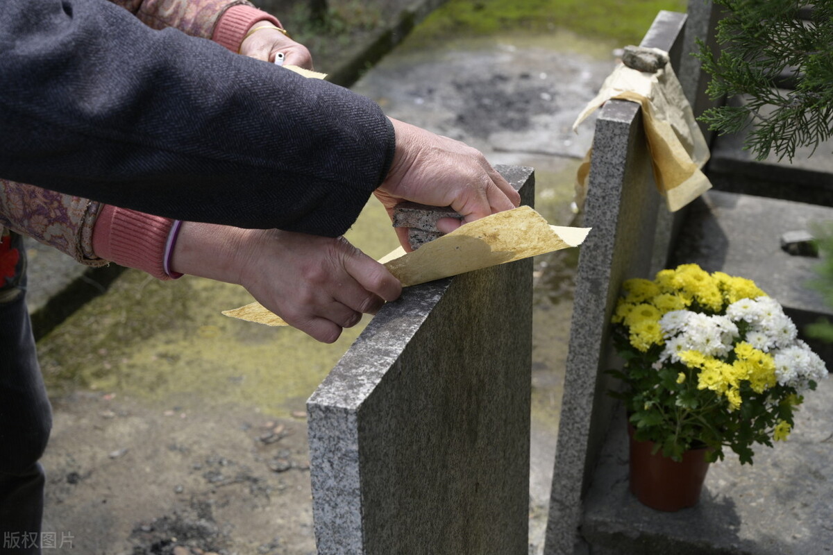 清明时节雨纷纷中的清明作何解释,清明时节雨纷纷中清明的意思是