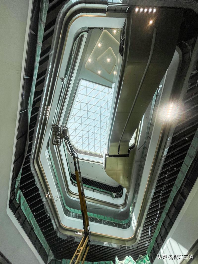 武汉大爆发，3家“顶流”同天开业！还有几十个商业体传来新消息