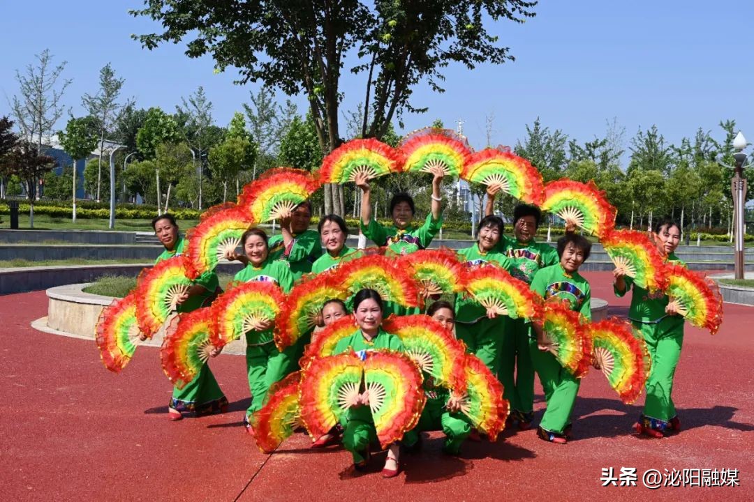 月儿湾跳舞音乐,月儿湾公园跳舞