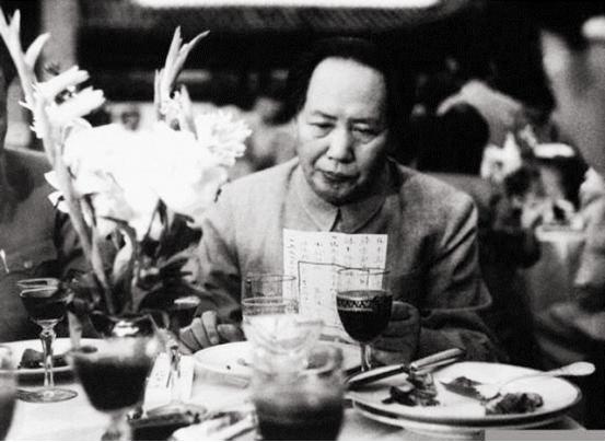 毛主席问*小平邓**：我死后中国会是什么样？他的回答令主席满意点头