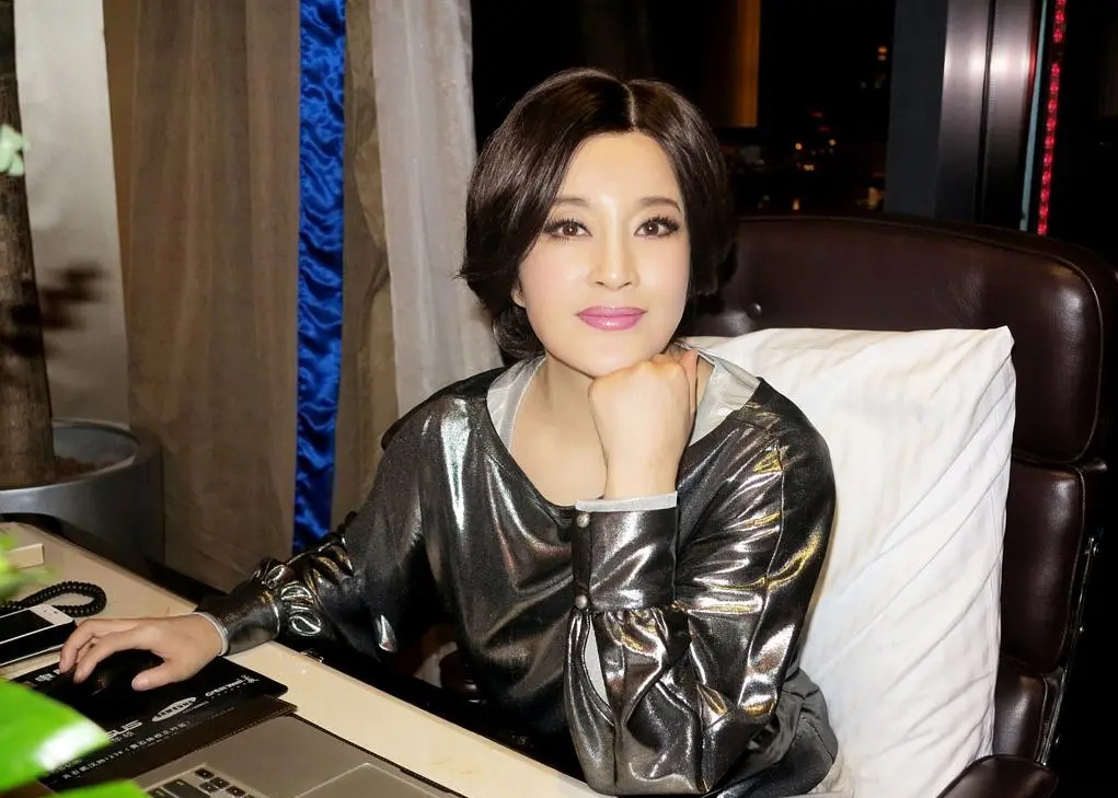 刘晓庆经历了4段婚姻,刘晓庆一生的爱情与婚姻