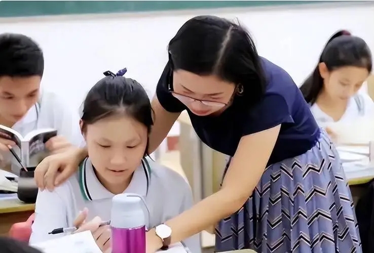 教师工资今年普调表,教师普调工资最新规定