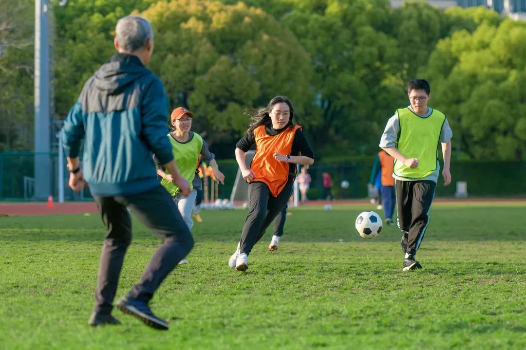 射艺、足球、排球、篮球、乒乓球……这样的书院体育季同学们还想下期再相见！