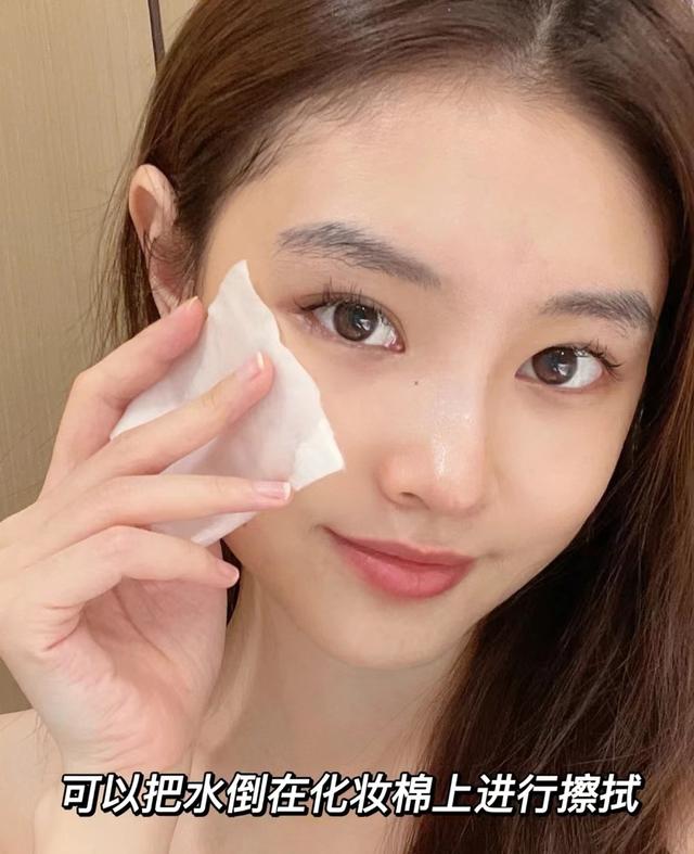 洗完脸后怎么拍爽肤水,洗脸后擦爽肤水几遍合适