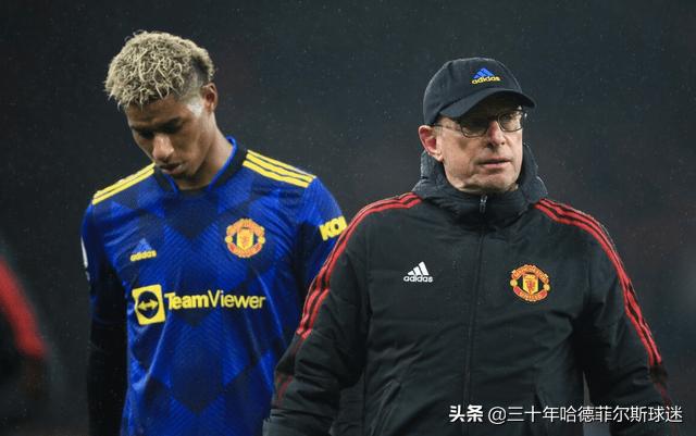 英超联赛第19轮曼联对阵伯恩,英超曼联1-1伯恩利评分