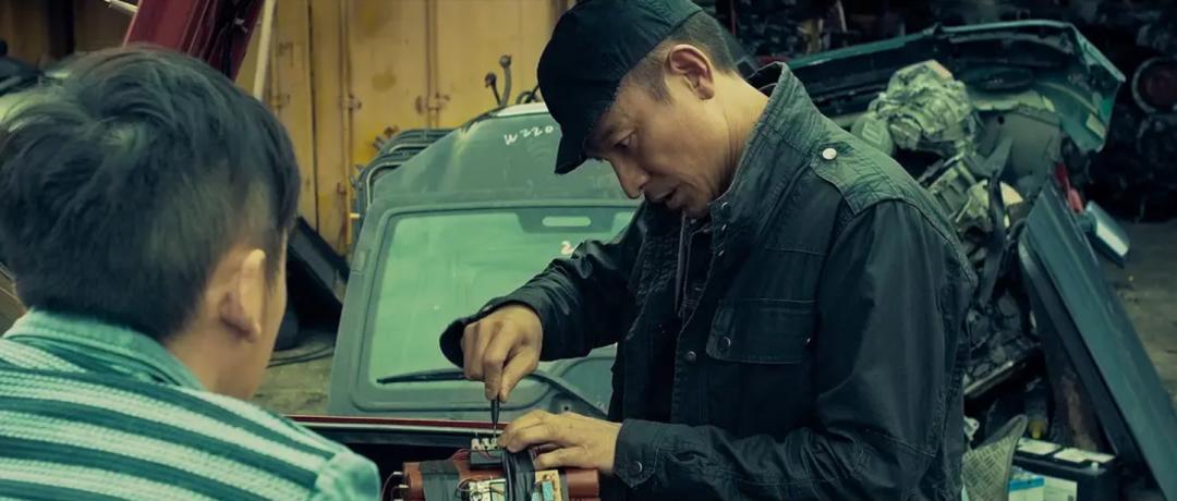 无间道另外一个版本结尾,无间道三部里面最出彩的人物