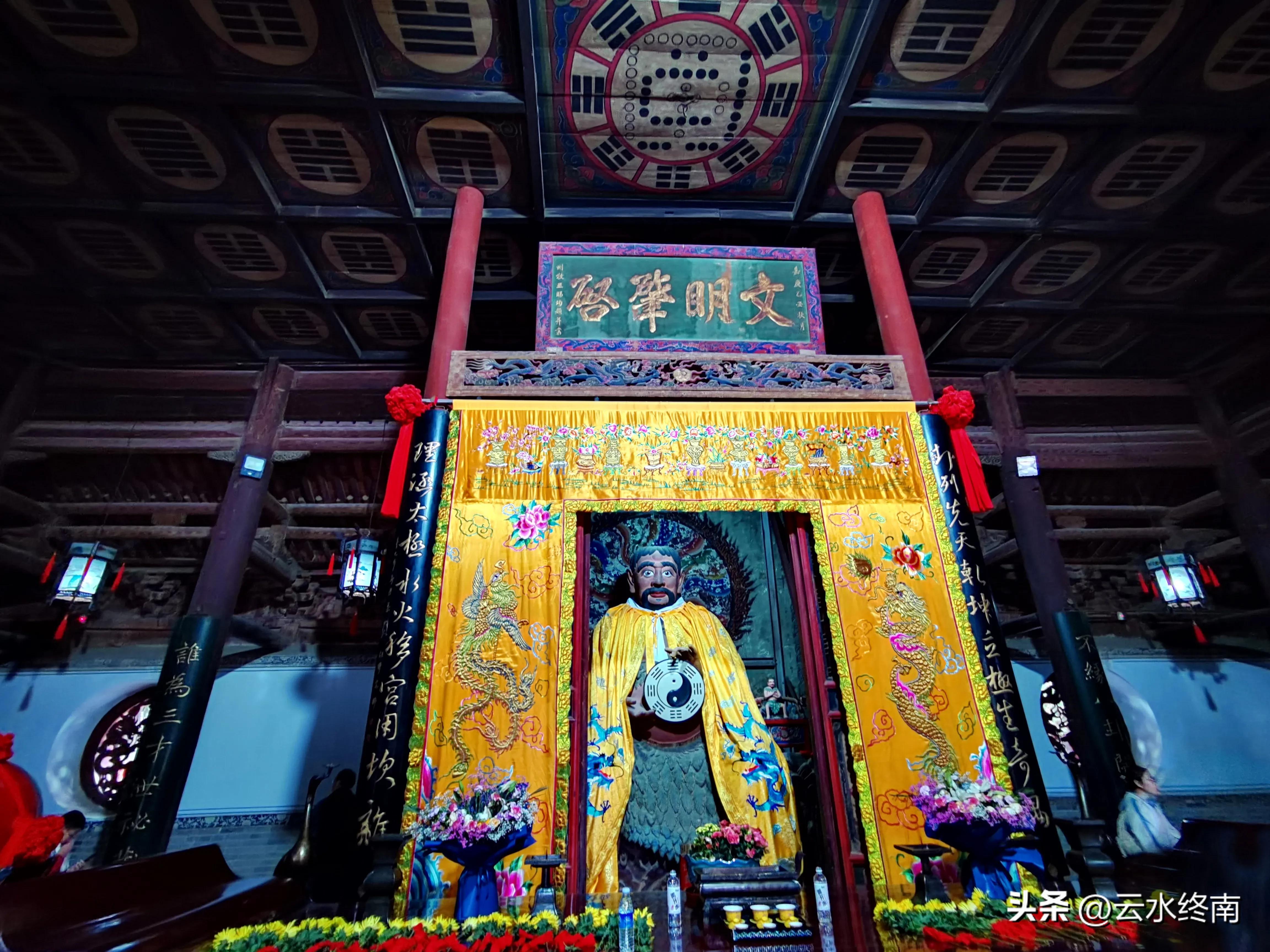 伏羲庙在市区吗,伏羲像伏羲庙