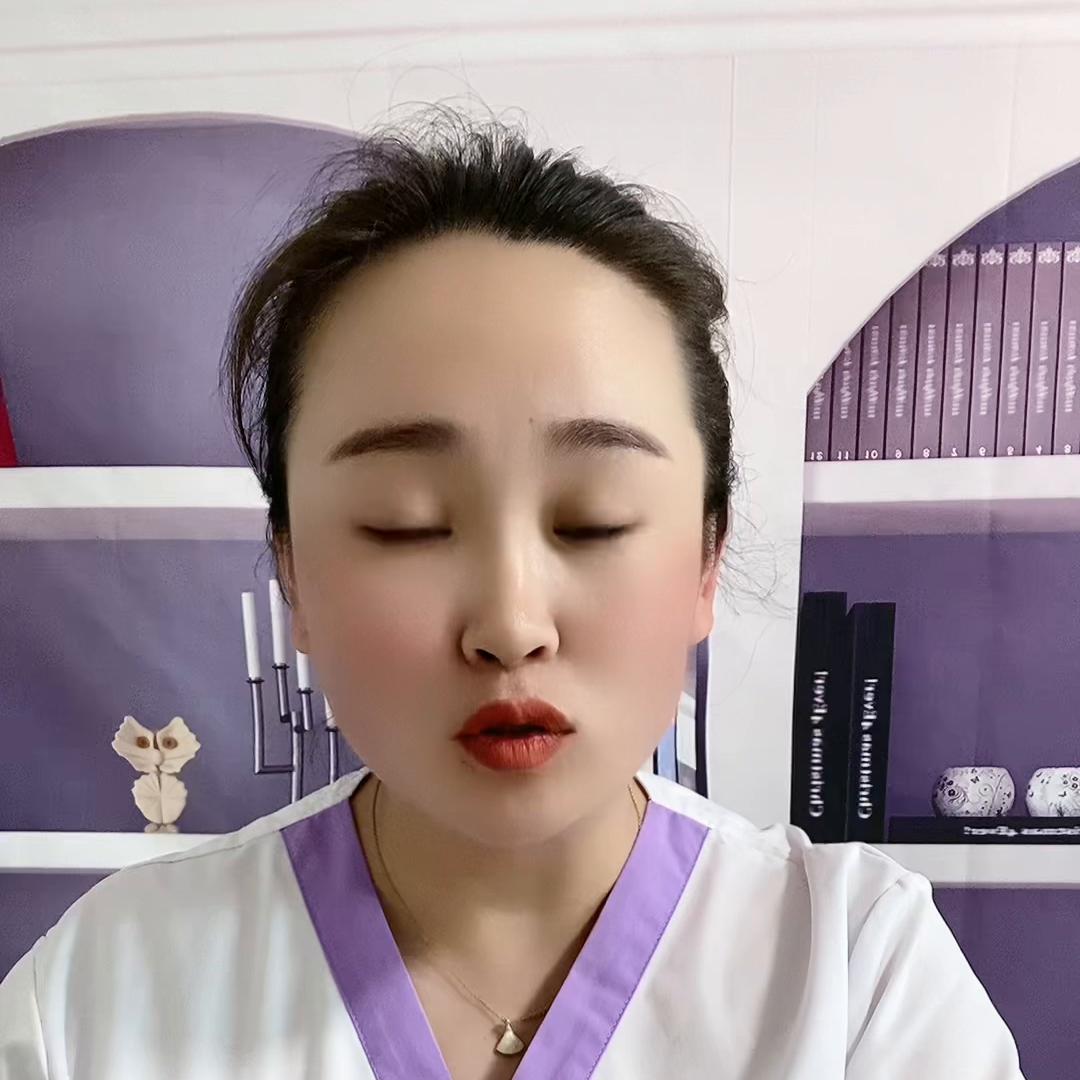 一月哭闹二月闹三个月不睡觉,二月宝宝哭闹时怎么安抚