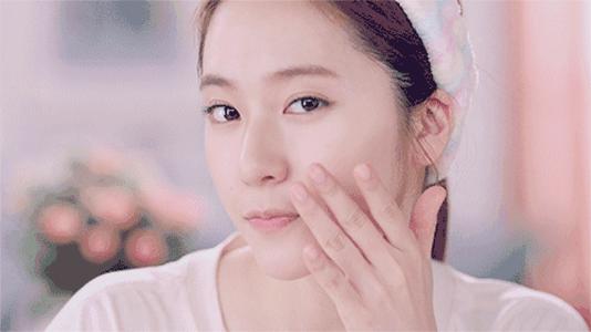 夏天额头突然密密麻麻小颗粒原因,宝宝额头长密密麻麻小颗粒怎么办