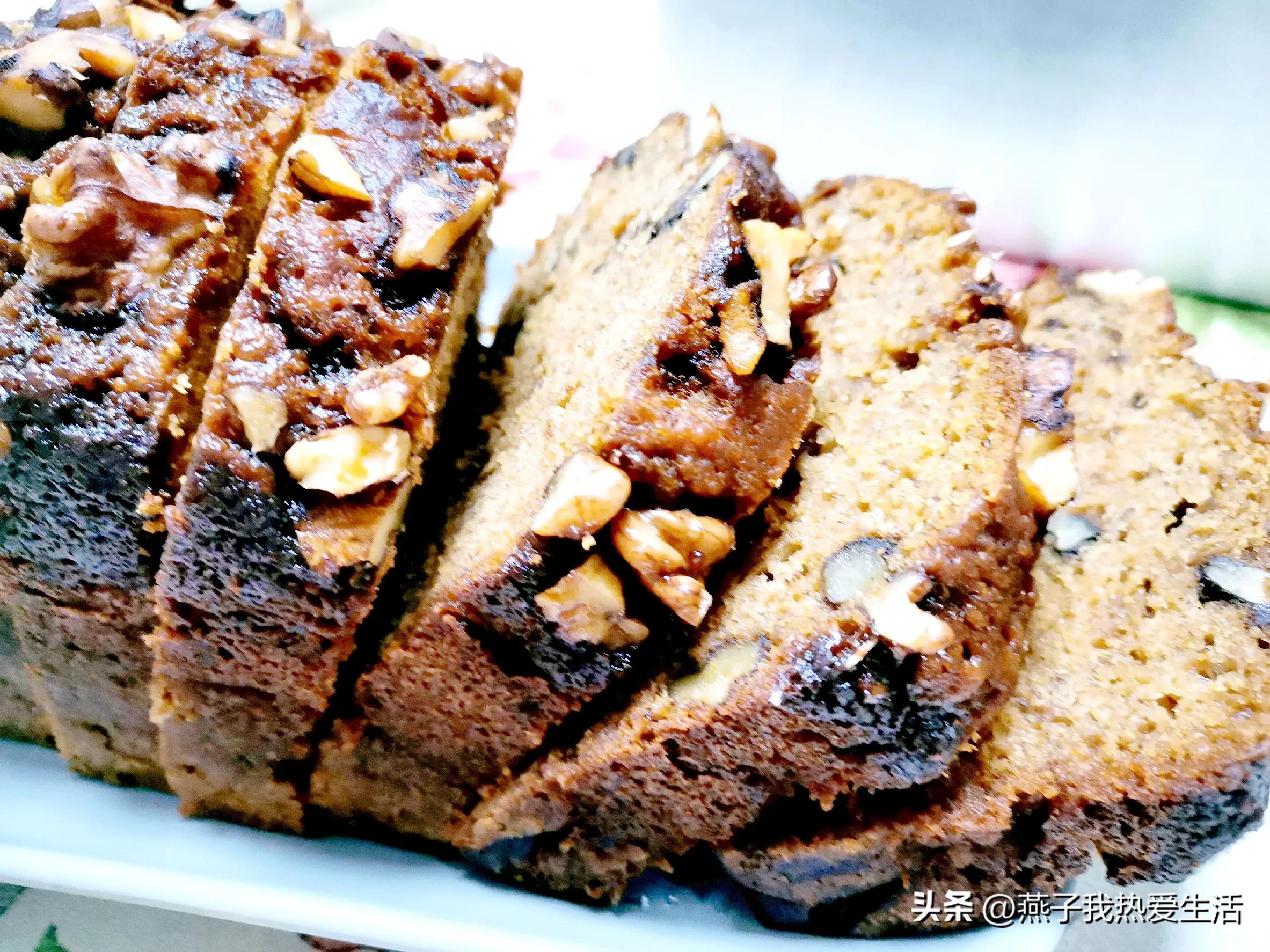 小蛋糕面包制作教程简单又好看,少糖少油香蕉蛋糕的家庭做法视频