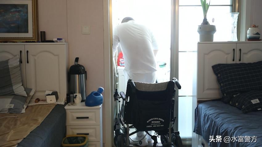 抱着“师父”画像不许人碰，大肆为境外“师父”敛财……他们，为何如此疯迷？