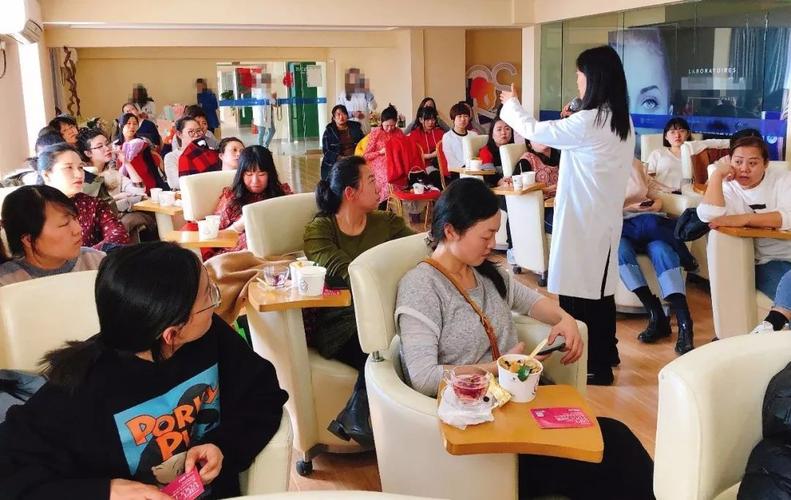 生双胞胎的女人是双子宫吗,女性双子宫正常吗