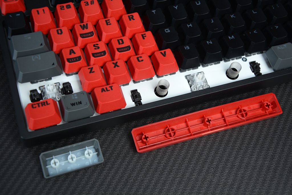 花一把的钱体验三把的手感，血手幽灵T87LT变速光轴机械键盘开箱