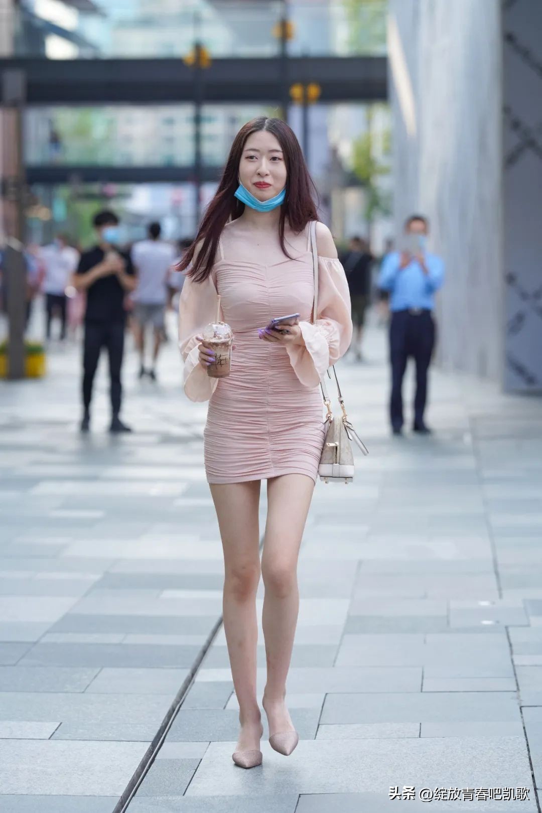 碎花连衣裙搭配什么高跟鞋好看,皮粉色连衣裙搭配什么高跟鞋好看