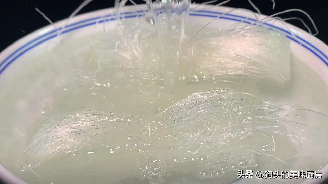 五花肉粉丝炖白菜怎么做好吃 (粉丝炖白菜豆腐的做法)