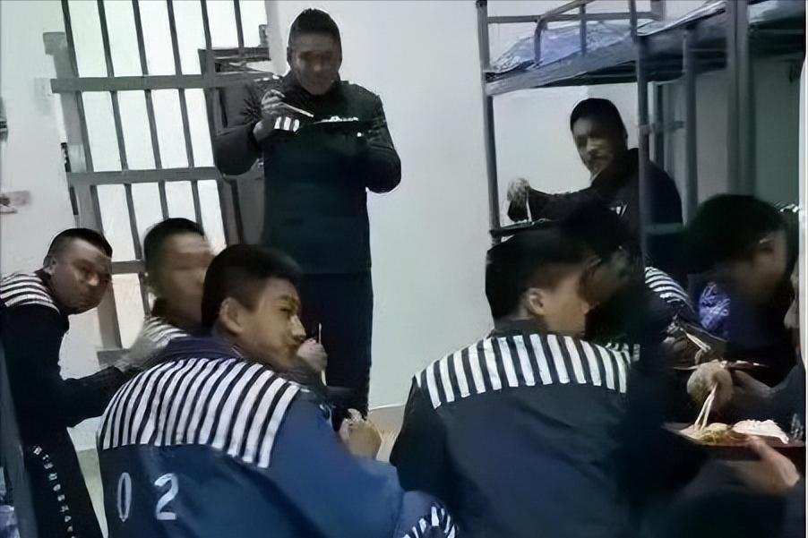 首富牟其中如今怎么样,中国首富牟其中视频