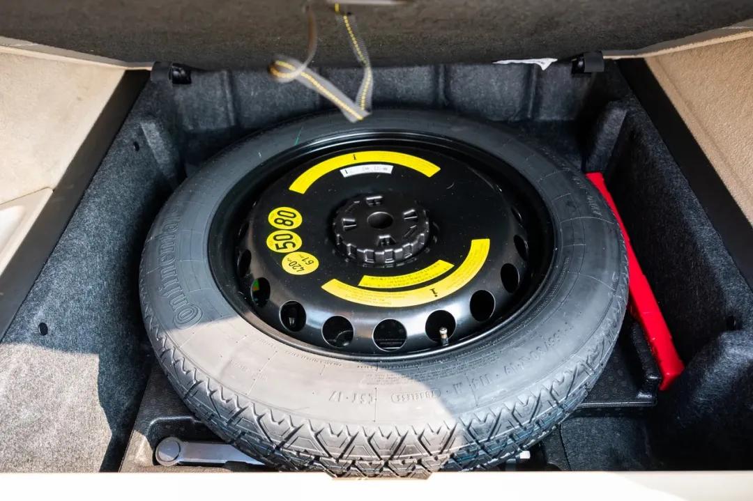 奔驰ml400的二手车实际感受,百万级硬派越野车奔驰ml400