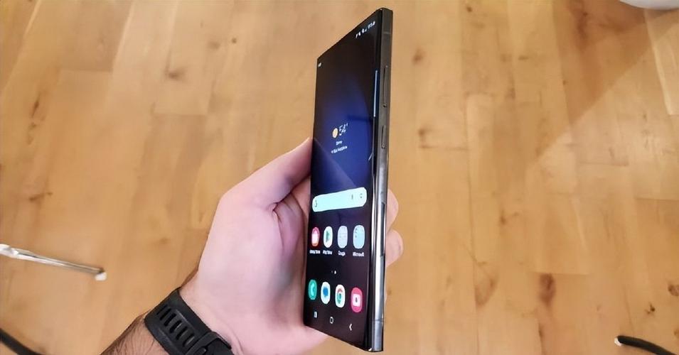 2000曲面屏手机,曲面屏手机容易碎吗