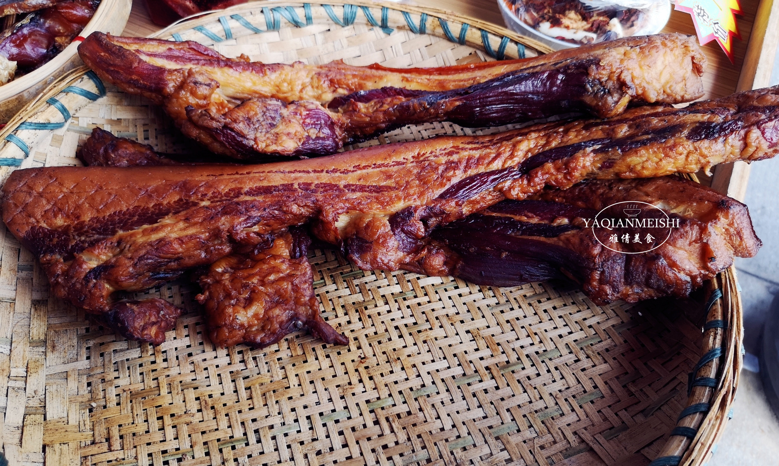 4月雨季，腊肉易长霉，长霉的腊肉到底还能不能吃，让我来告诉你