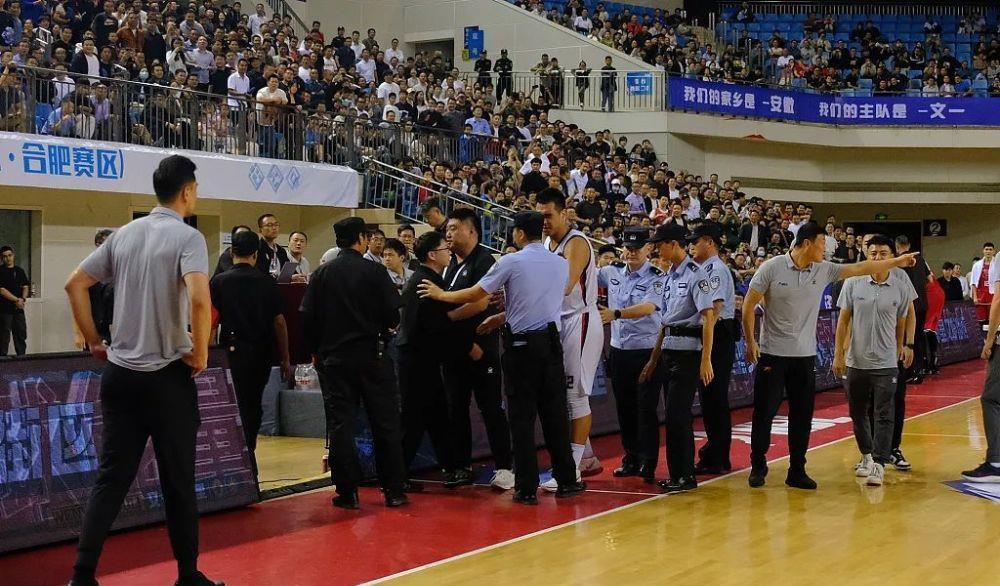 中国篮球也走上了国足的道路,中国篮球有什么出路