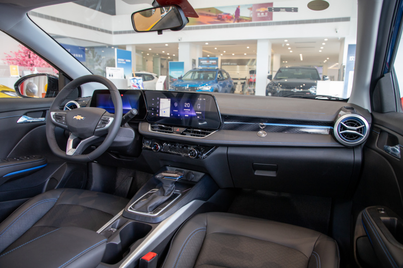 雪佛兰科鲁泽5到10万左右,雪佛兰科鲁泽20241.3t轻混什么意思