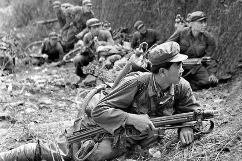 中越战争越军有喷火兵吗,对越自卫反击战喷火兵视频