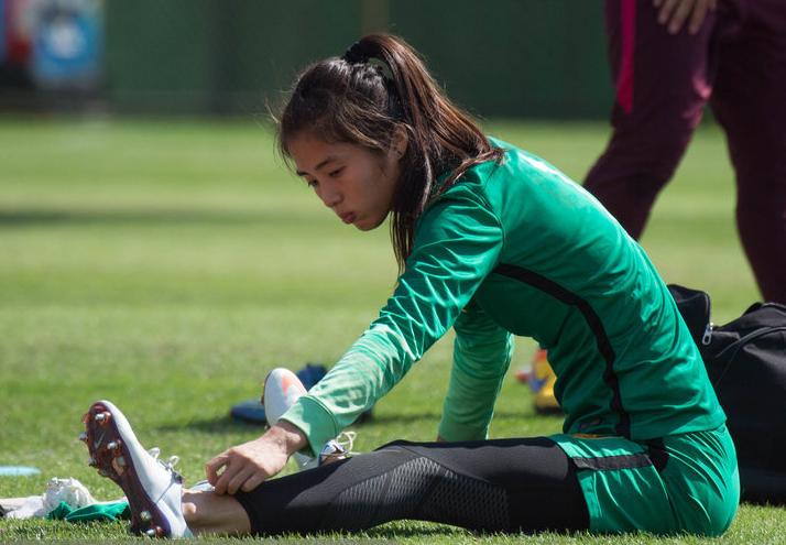 赵丽娜退役当网红,中国女足门将赵丽娜退役