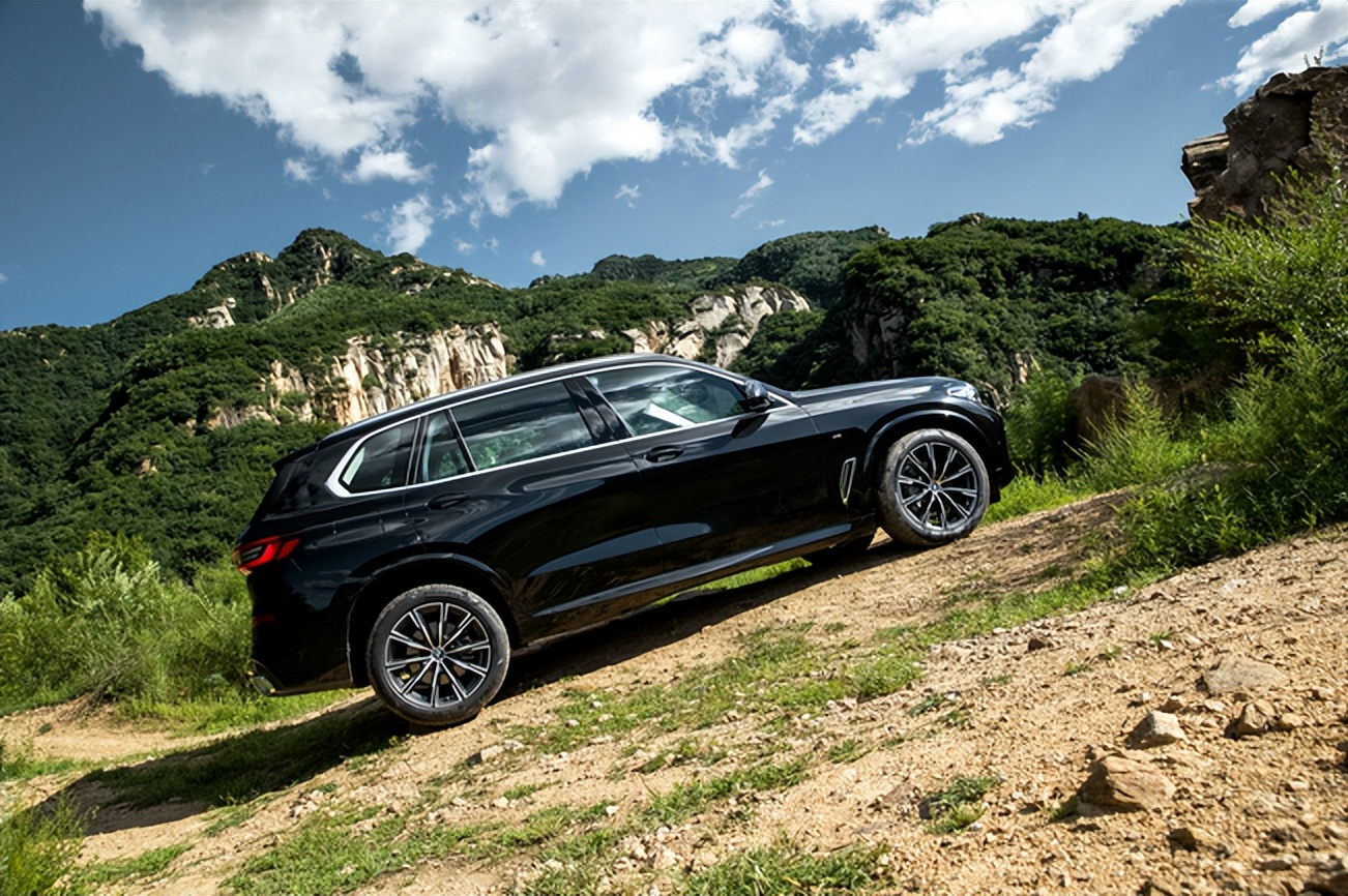 23款宝马x5xdrive30li尊享m运动,宝马x5xdrive30i曜夜版顶配