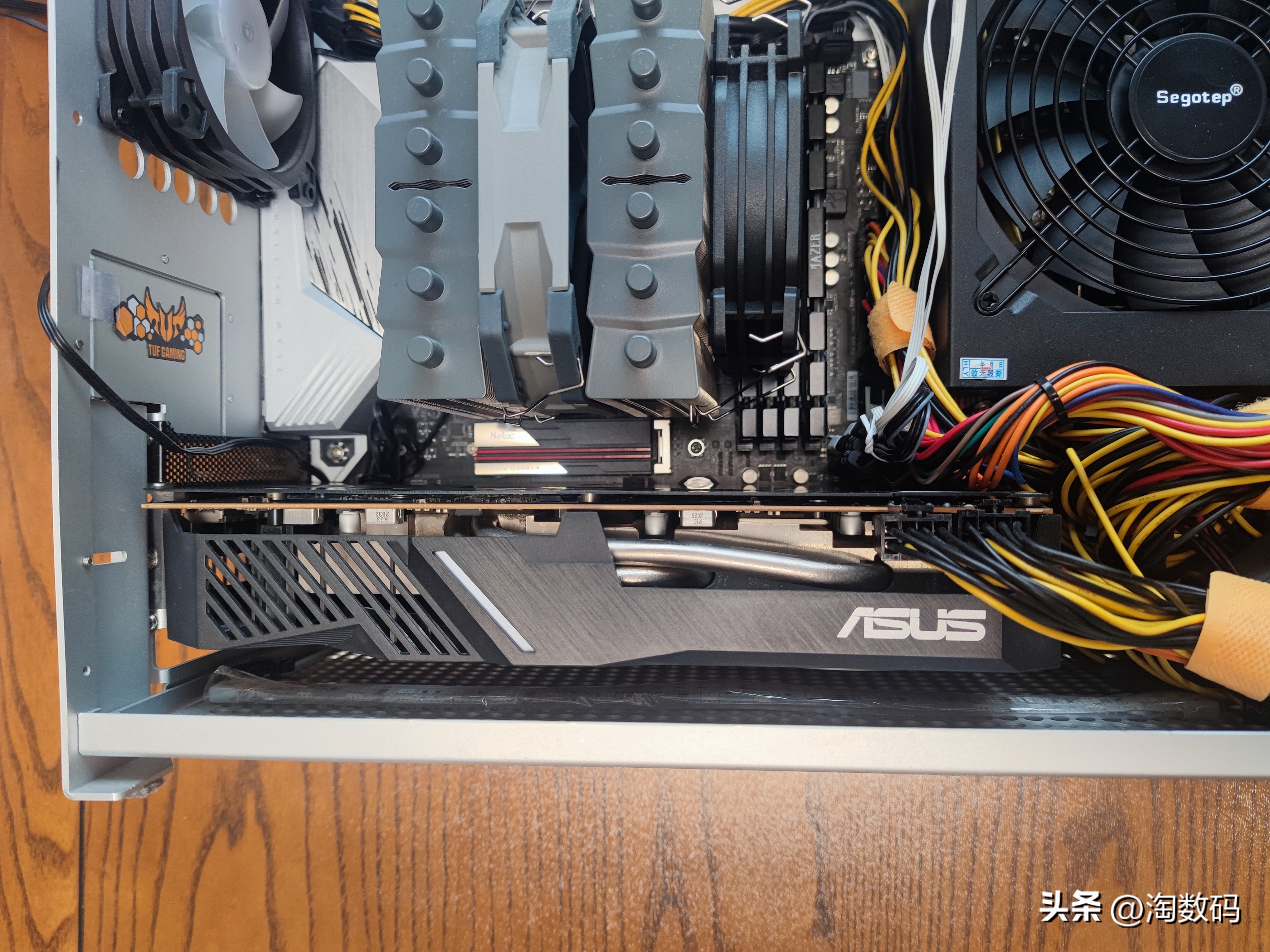 头铁矿卡配矿电:¥666块华硕RX5700+¥109块鑫谷金牌1250W装个机