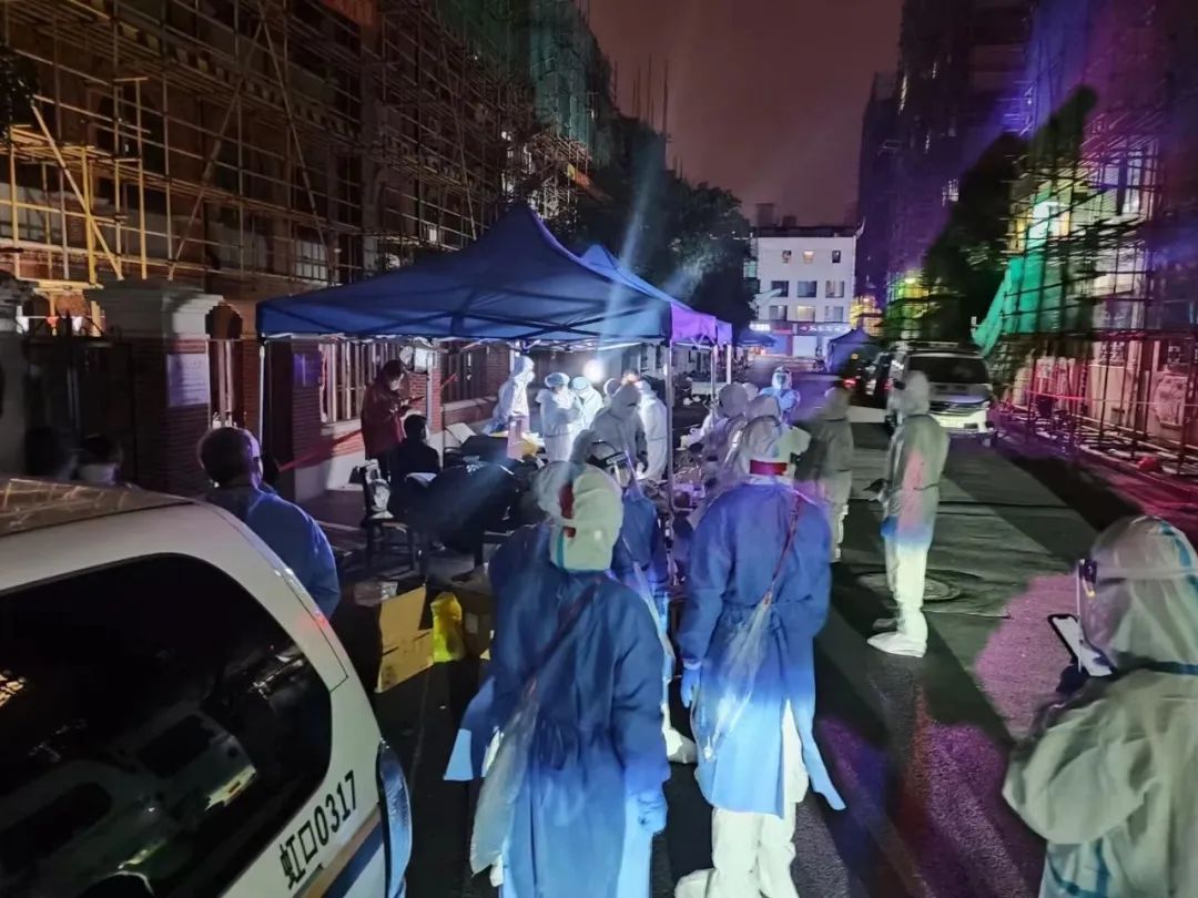 连接居委和群众的桥梁,社区党支部书记架起党群连心桥