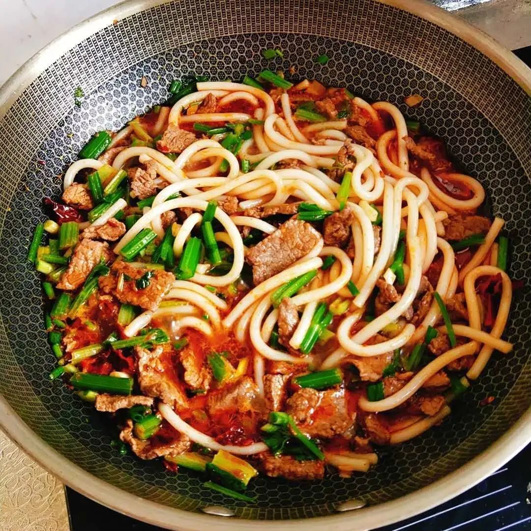 累计卖出100万+份，*疆新**人排队都要吃的就是这款米粉