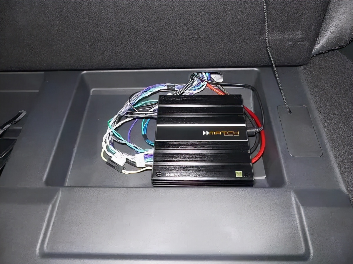 换掉原车JBL音响，丰田兰德酷路泽300升级声丽创音扬声器