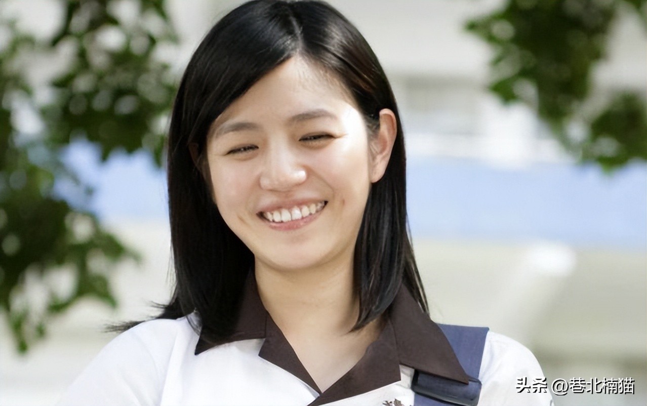 明星嘴突戴牙套前后对比,明星和假牙