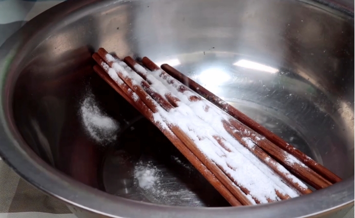 用发霉的一次性筷子会怎么样,用了发霉的筷子怎么办