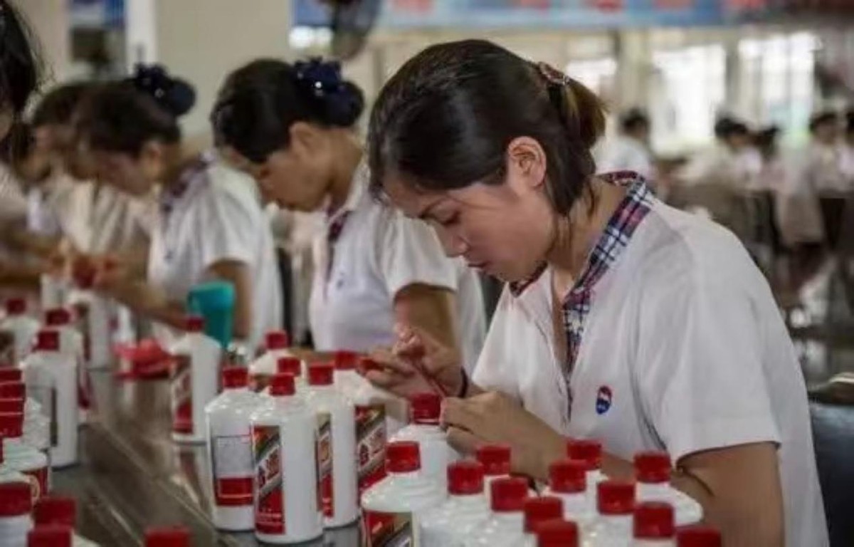 茅台酒厂员工偷喝怎么办,茅台员工偷酒出来卖酒怎么处理