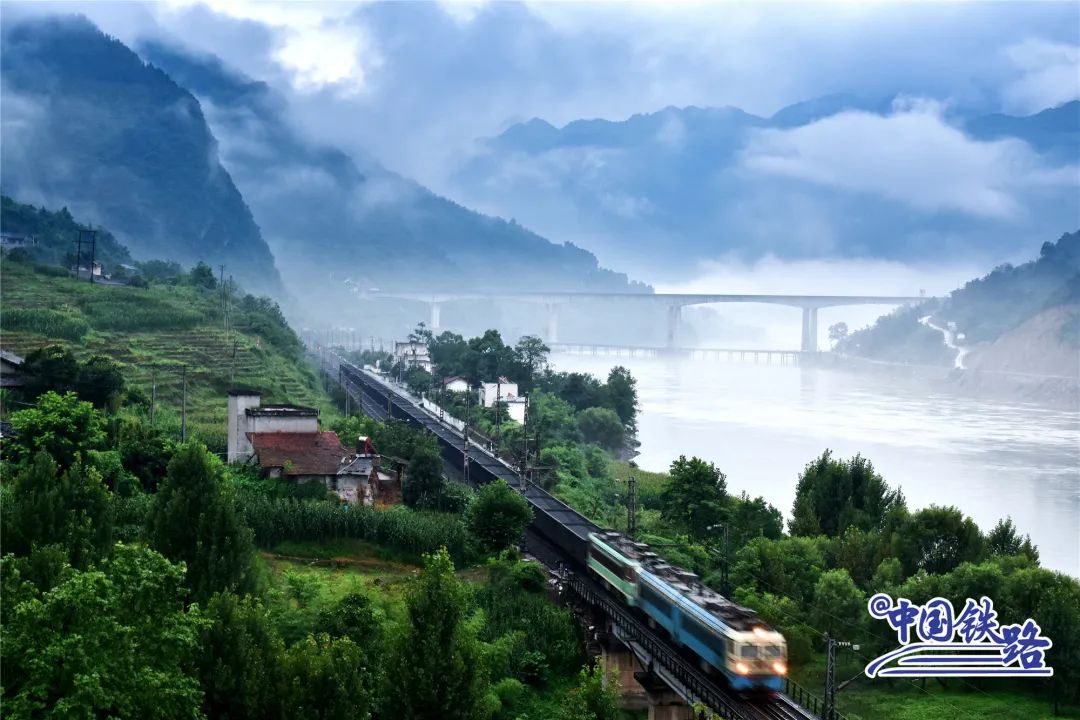 二等座最低264元，昆明⇌成都只需7小时！新成昆铁路12月26日全线贯通运营