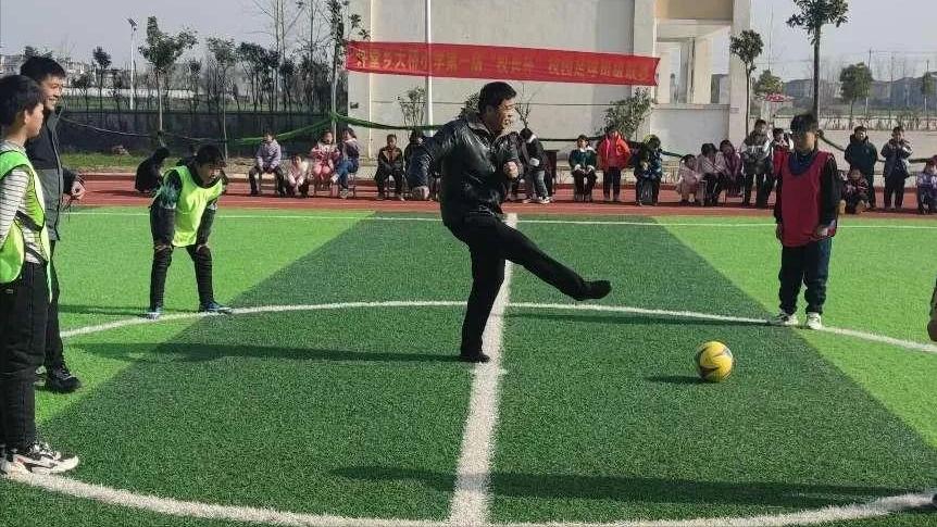 校长杯校园足球赛开幕,大桥乡小学足球比赛