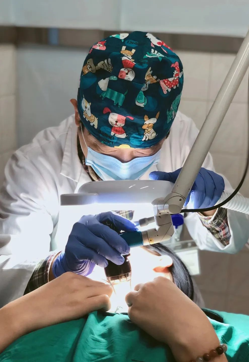 「省医·名医」谭军：让疤痕原位复活的“魔法师”