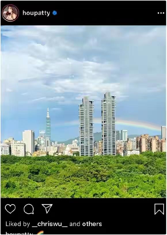 昆凌17岁遇见周杰伦21岁成天王嫂,昆凌17岁就被周杰伦追上视频