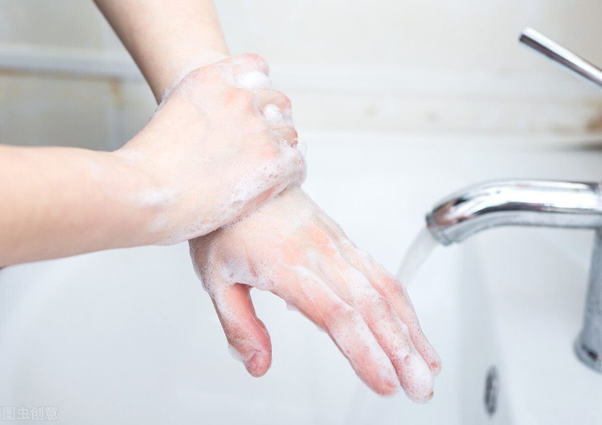 孩子身上起螨虫红疙瘩吃什么药,孩子身上起红点痒是螨虫吗