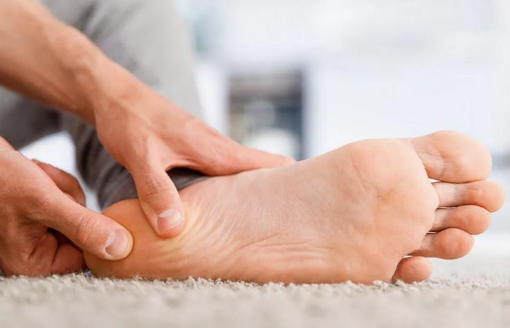 脚后跟疼的原因和治疗的方法,引起脚后跟疼痛的常见11种疾病