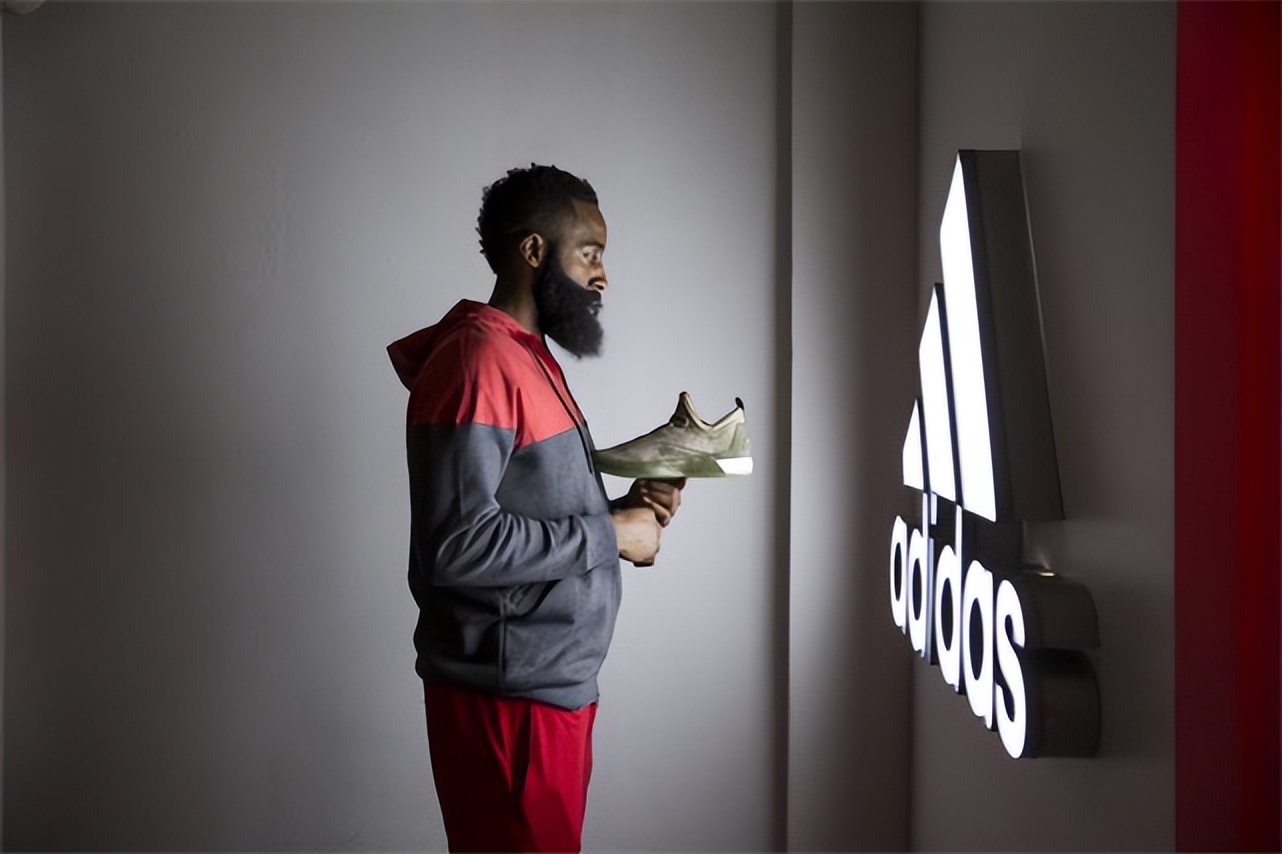 姚明评价库里现状,被看不起的篮球巨星