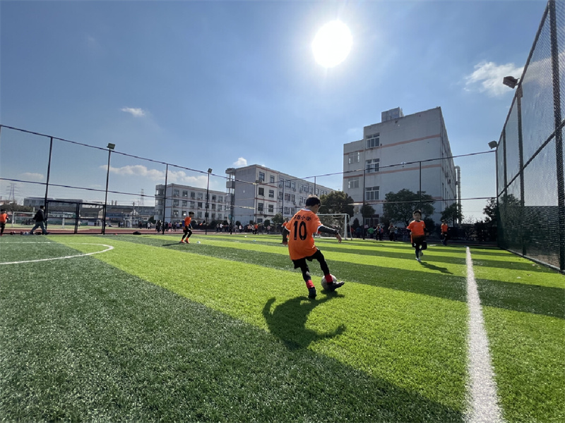 落实双减促进学生成长,落实双减足球比赛