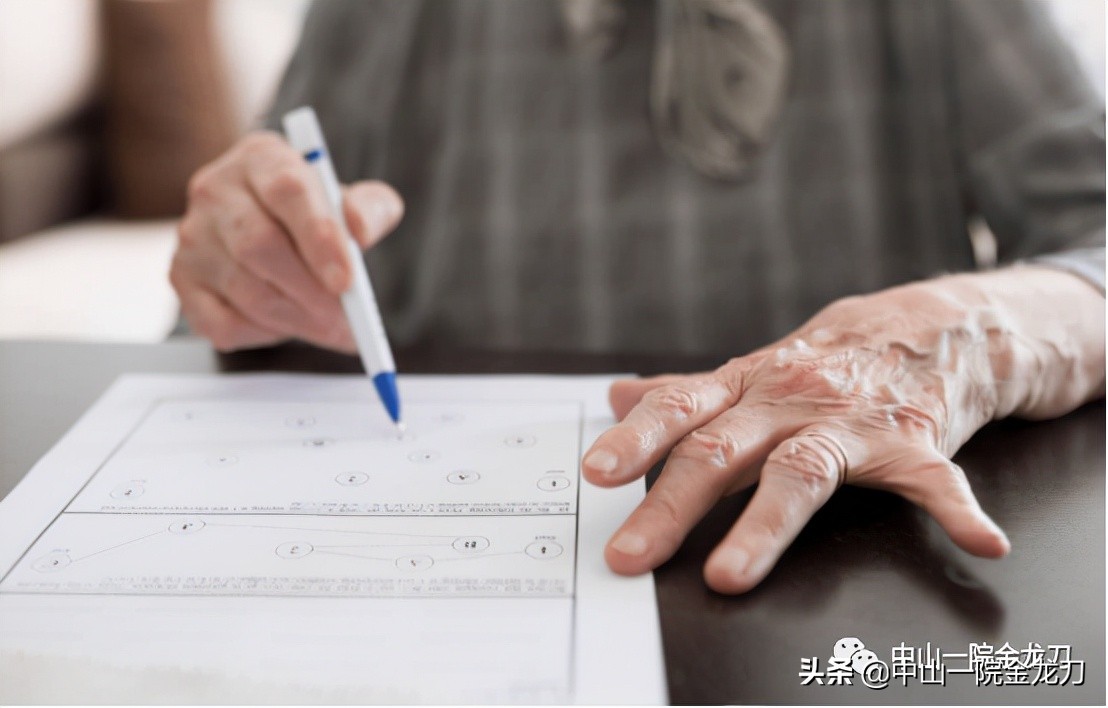 小脑萎缩跟帕金森病一样吗？如何有效地治疗？