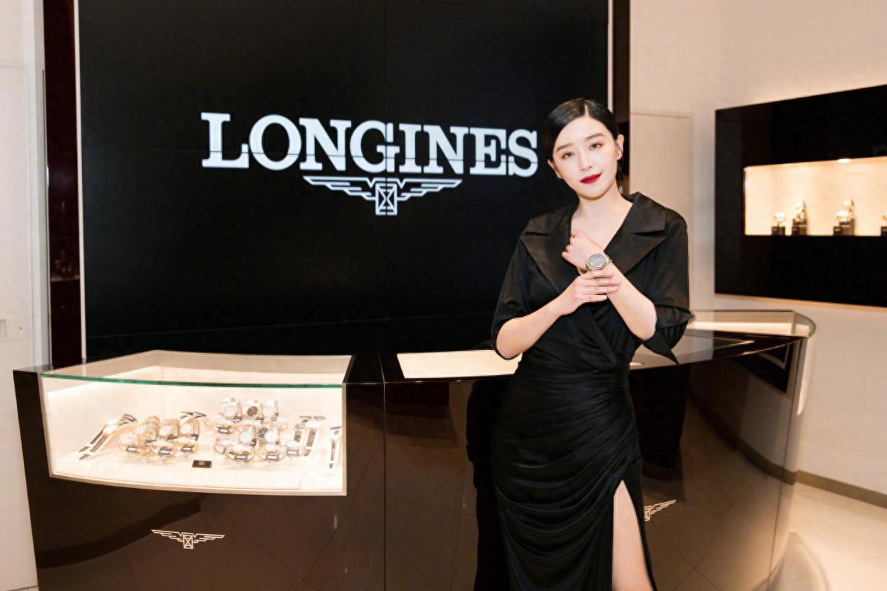 宽松热裤走光*拍偷**阚清子“有毒”吗？分手后衣服美得让人移不开