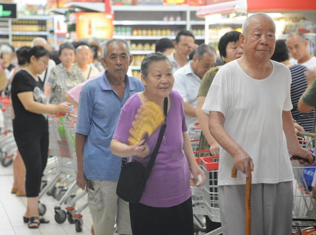 阿奇霉素不能随便吃，建议：服用阿奇霉素时，尽量避开3种药物
