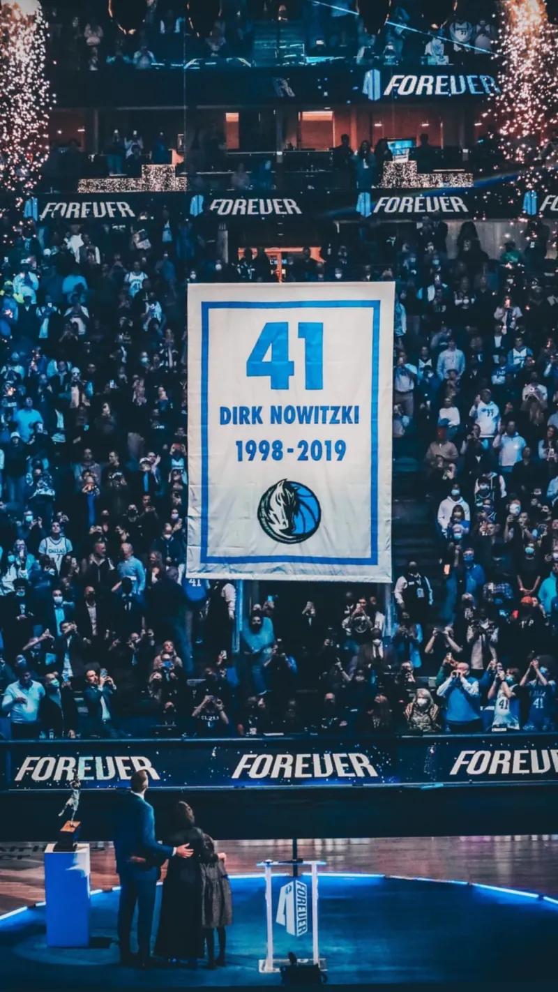 诺维茨基球衣退役仪式演讲谈科比,诺维茨基球衣退役仪式库班说的话