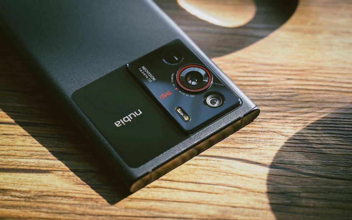 首发骁龙8gen1的手机2699元买吗,骁龙8gen1的手机现在值得买吗